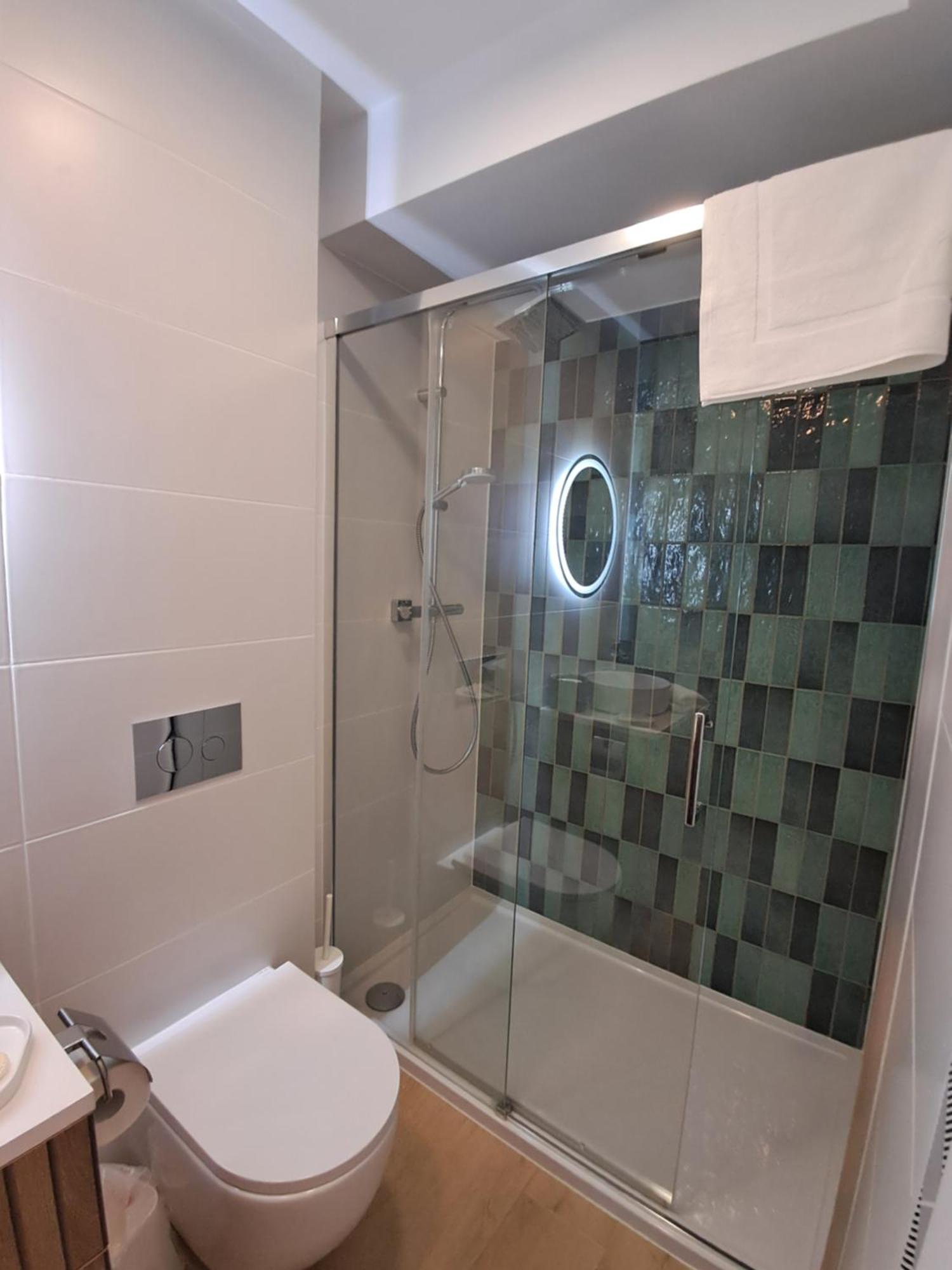 Falcon Center 2 Metro Zlote Tarasy *